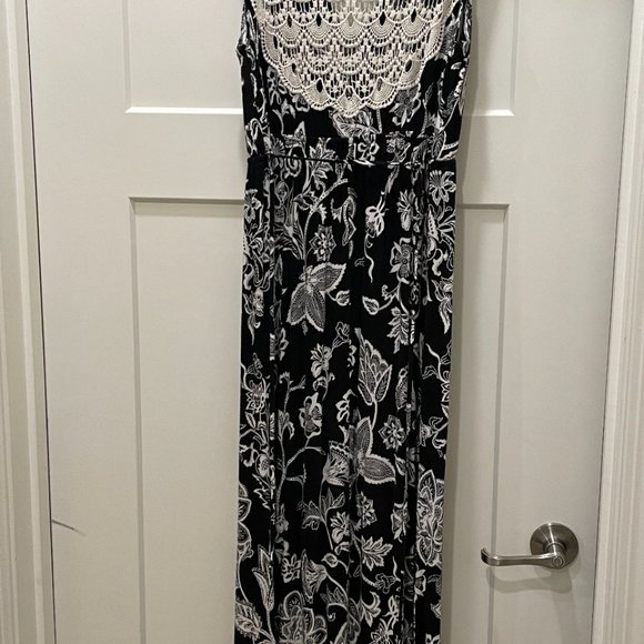 Motherhood Maternity Tie Sleeveless Maternity Maxi Dress (Large) - Picture 2 of 5